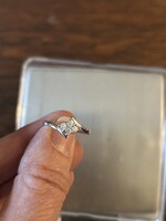 Brill köves gyűrű