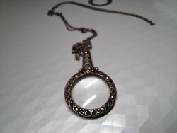 Ezüst,markazitos nagyító lánccal együtt