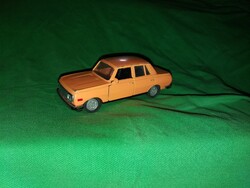 Régi NDK WARTBURG 353 W fém modellautó 1:32 kettő első ajtaja nyitható jó állapotban a képek szerint