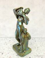 Zsolnay eozin vetkőző női akt, szobor.