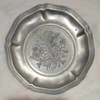 Dekoratív ón fali tányér