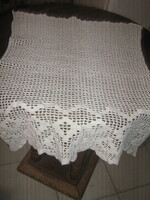 Bájos horgolt vitrázs függöny