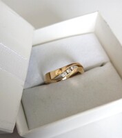 14K-os, nagyon szép vonalú köves arany gyűrű