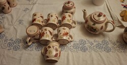 Sárospataki Kerámia Manufaktúra (SKM) jelzésű, kézzel készült teás–kávés készlet.