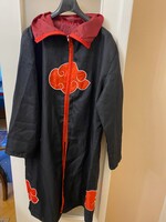 Naruto Akatsuki jelmez. Nagy fiúknak a mérete miatt.Szép fekete selyemből. Belül bordó selyem bélés