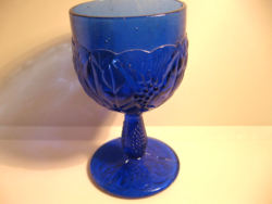 Kék üveg talpas boros pohár