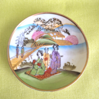 Japán porcelán tányér, gésa mintás kézzel festett