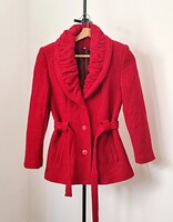 Klasszikus piros kabát