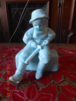 Antik Zsolnay alapmázas faragó fiú