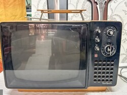 Vintage televízió National TR-562ES