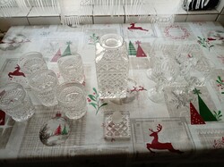 Kristály készlet eladó 15 000 Ft.