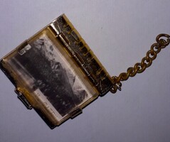 Antik utazó emlék pici fém könyv benne Bajor Alpok miniatűr leporellós fényképek képek szerint