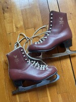 Piruett magyar korcsolya ritka színben 37-es