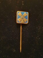 Azonosítatlan jelvény