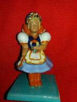 Antik Szécsi Jolán Matyó viseletes kerámia kisleány menyecske RITKA figura 14 x 10 cm képek szerint