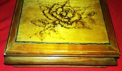 Antik fa rózsamintás intarziás bieder pipere/tartó/dísz doboz belül tükörrel 24x19x9cm képek szerint