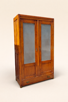 Antik szecessziós üveges szekrény