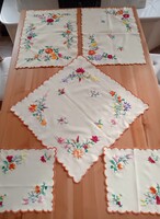 Régi Kalocsai mintás kézzel hímzett terítők 5 db együtt