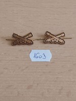 MN TÜZÉR TISZTI FEGYVERNEMI JELVÉNY 1603.