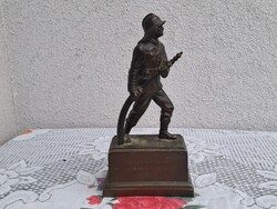 Extrém aprólékos Német bronz tűzoltó szobor