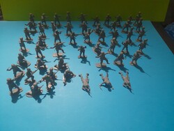 52 plastic traffic police officers