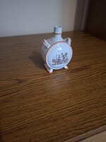 Kőbányai Porcelángyár porcelán rokkás nő és legény, mulatság mintás kulacs.12,7 cm. Hibátlan.Jelzett