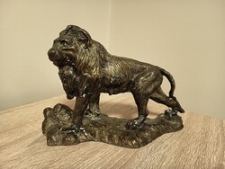 Oroszlán bronz szobor