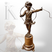 Sportoló lányka francia antik zamak szobor