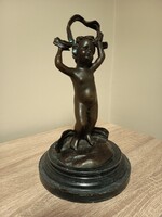 Aranyos kisgyerek bronz szobor