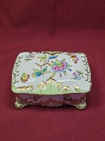 Herendi Viktória mintás lábas téglalap bonbonier