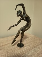Messer bronz szobor női akt