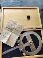 MOM térképészeti szögfelrakó műszer