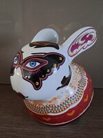 Álarcos nyúl, porcelán persel,y dísztárgy