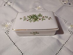 Hollóházi Erika mintás bonbonier