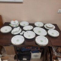 Herendi hecsedli, csipkebogyó mintás porcelán étkészlet