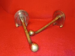 Lószerszám vagy lovagló ruha tartó réz fogas pár