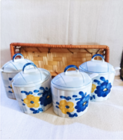Vintage porcelán fűszertartó szett fonott tálcával – 4 db fedeles edény