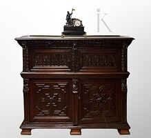 Muzeális antik reneszánsz szekrény