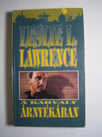 Leslie L. Lawrence A karvaly árnyékában könyv