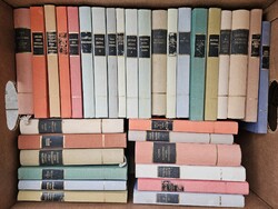 67 kötet A világirodalom remekei sorozatból (nem teljes sorozat)