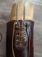 Tökéletes állapotú Horthy kori 1-2. világháborús katonai tiszti csizma,kaptafákkal együtt