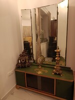 Art-deco zöld-arany egyedi fésűlködő, tükrös szekrény