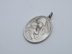 K320 Antik ezüstözött Szűz Mária medál jelzett