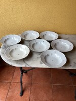 Hét darab kis virágos Zsolnay porcelán mély tányér.