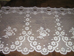 Gyönyörű vintage stílusú rózsás vitrázs függöny