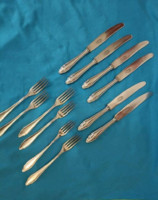 Jelzésű ezüstözött alpacca villa, kés