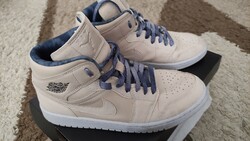 Nike air jordan 1 férfi sportcipő 42, jó állapotú.