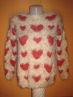 Törtfehér vaj színű piros szív mintás női pulóver