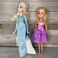 Jégvarázs Elza, lila ruhás barbie baba szett