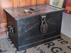 Barokk zsold láda,hadi kassza,vas láda,régi lakat
